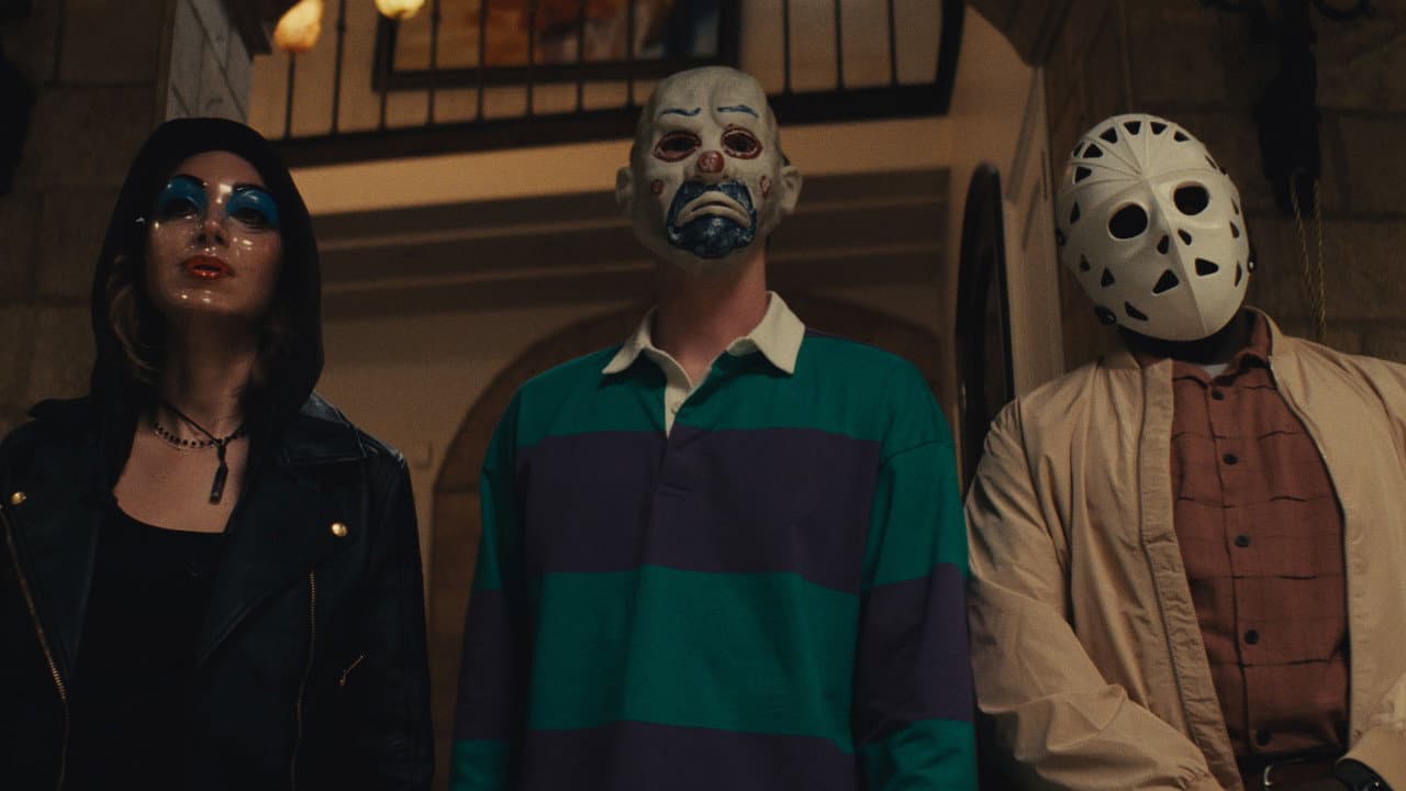 Escena de fondo para la película Above the Line
