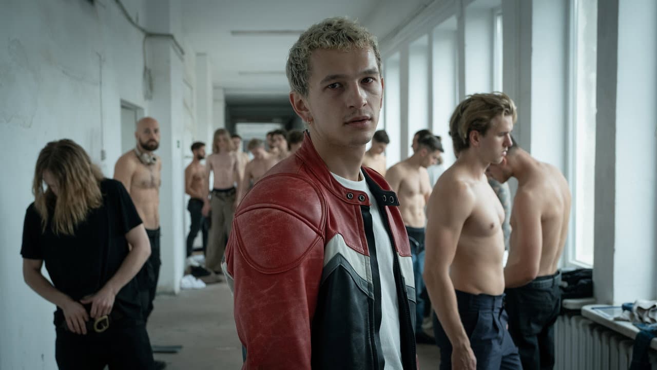 Escena de fondo para la serie Orgullo
